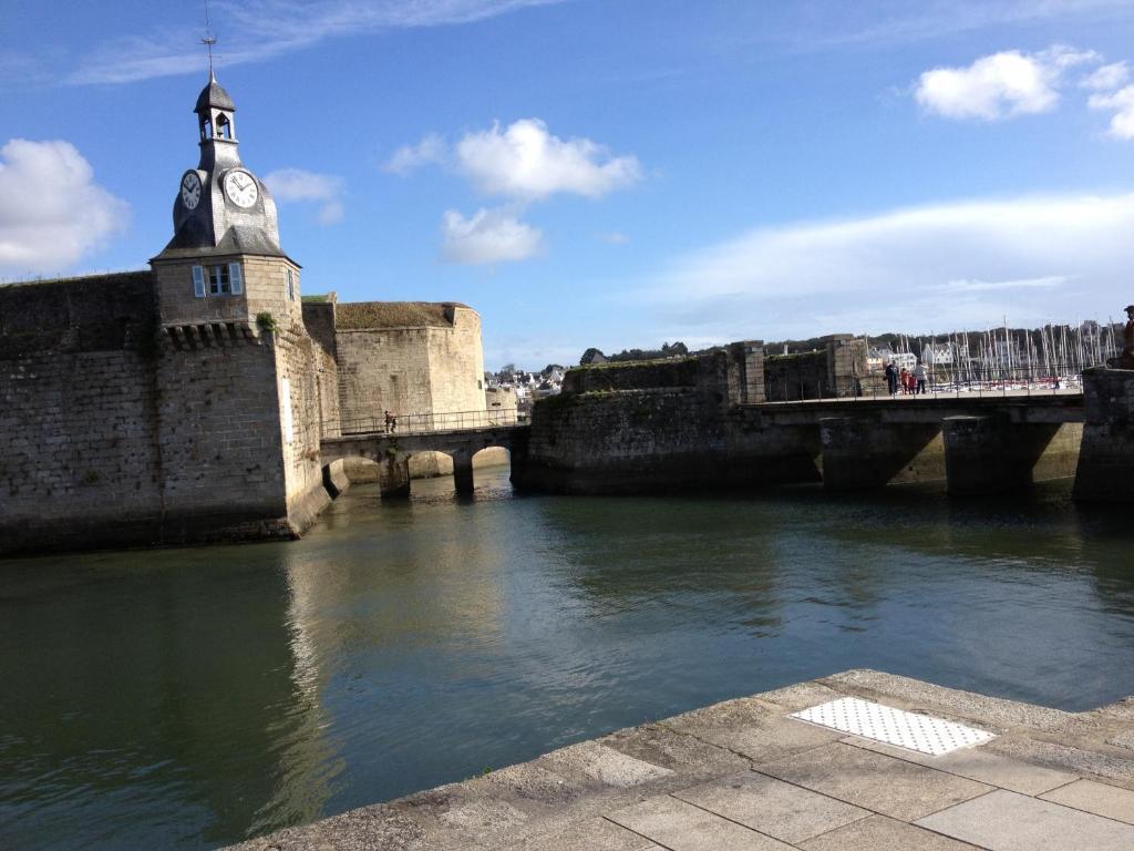 Hotel Du Port Concarneau Exterior photo
